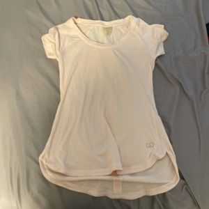 Tight fit athletic short-sleeve tee